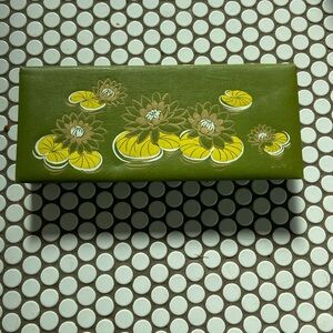 Vintage green lily pad trinket box